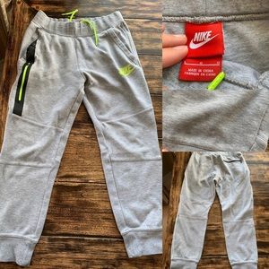 NIKE sweatpants. Boy’s Size L